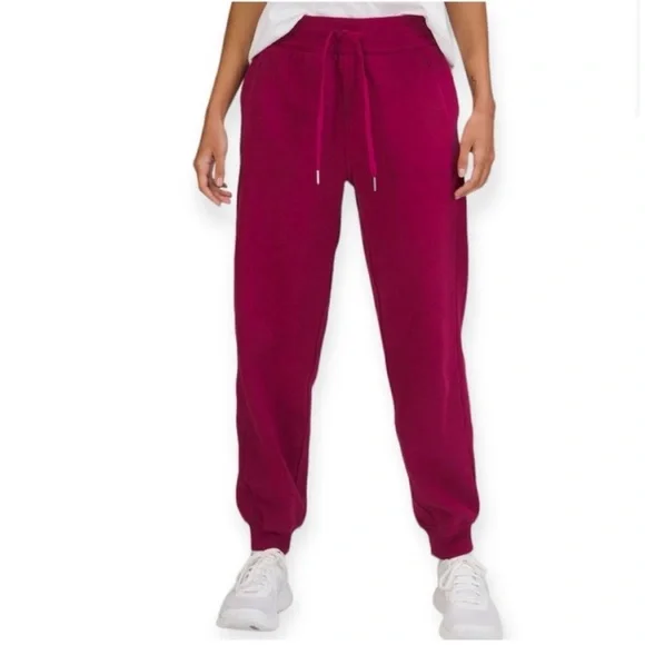 Lululemon Scuba High-Rise Relaxed Jogger Full Length in Pomegranate - Picture 2 of 9